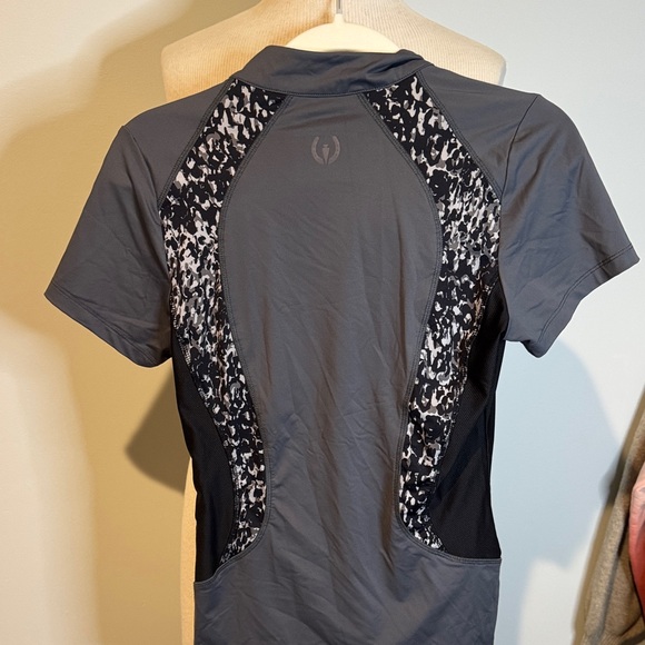 Kerrits Women's Charcoal and Black breathable side mesh fitted top S - Picture 5 of 5